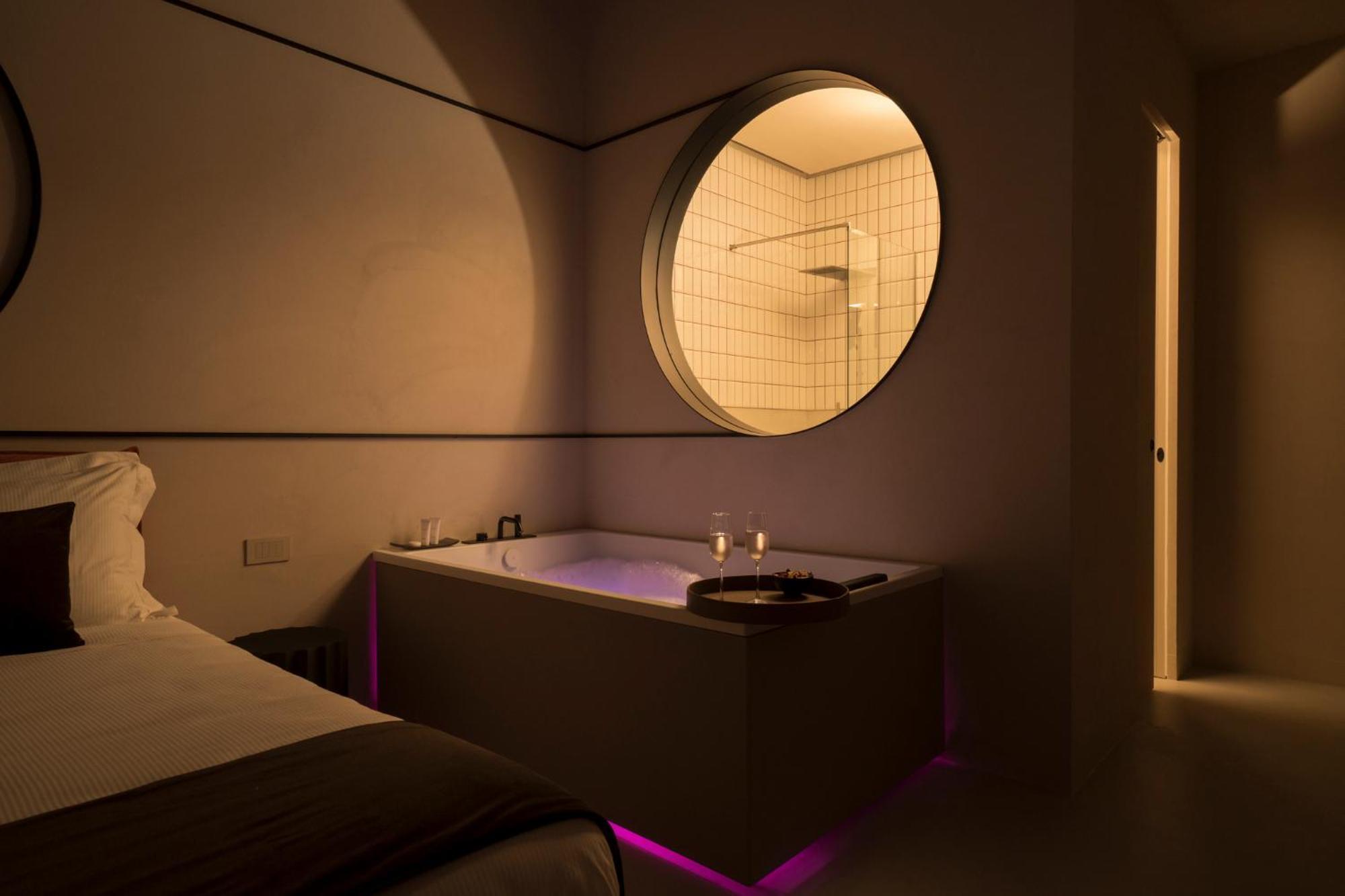 Demetra Luxury Suites Неаполь Экстерьер фото